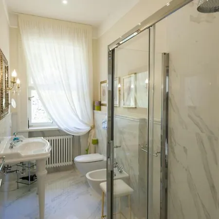 Sleeps 13 Pool Air Con *