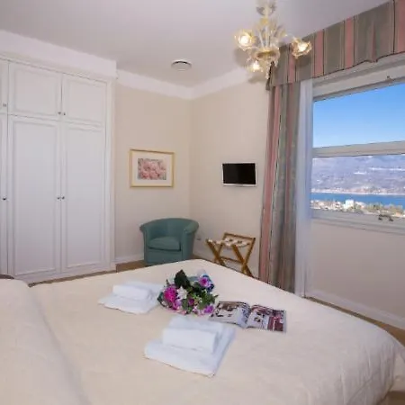 Villa Sleeps 13 Pool Air Con Baveno