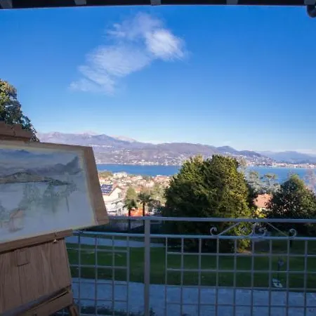 Sleeps 13 Pool Air Con Baveno