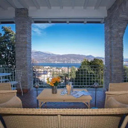Sleeps 13 Pool Air Con Villa Baveno