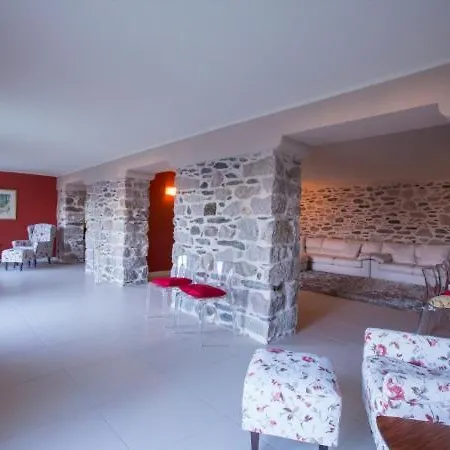 Villa Sleeps 13 Pool Air Con Baveno
