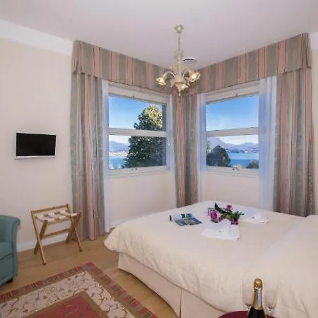 Villa Sleeps 13 Pool Air Con